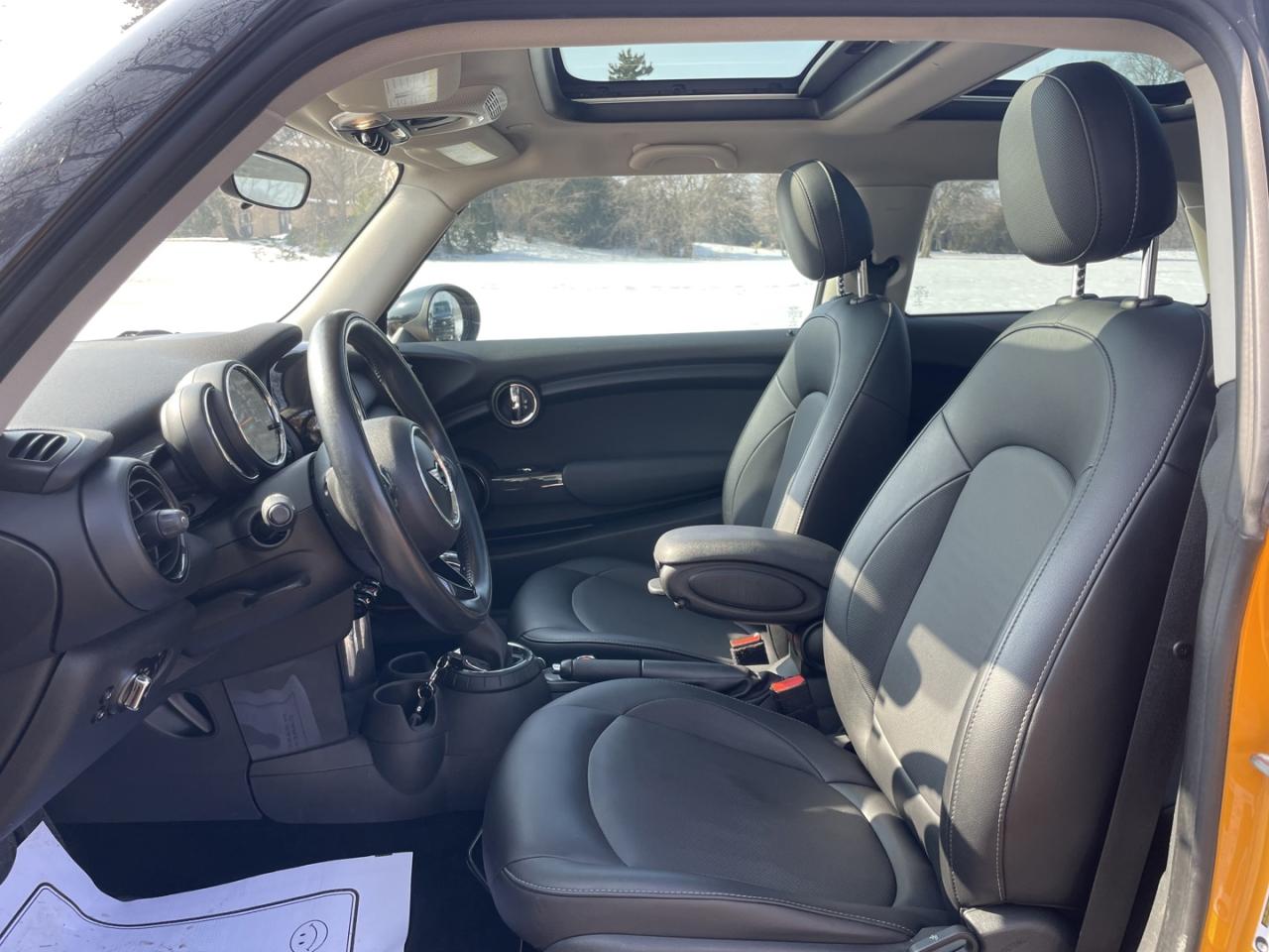 2016 MINI Cooper 2-Door Hatchback FWD *Lthr/sunroof Photo