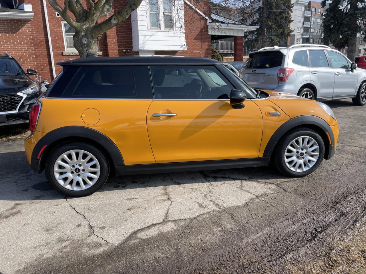 2016 MINI Cooper 2-Door Hatchback FWD *Lthr/sunroof Photo