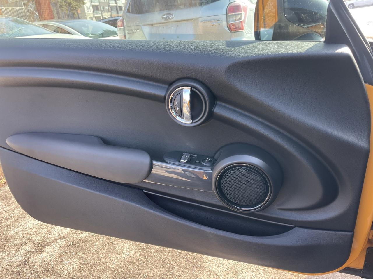 2016 MINI Cooper 2-Door Hatchback FWD *Lthr/sunroof Photo