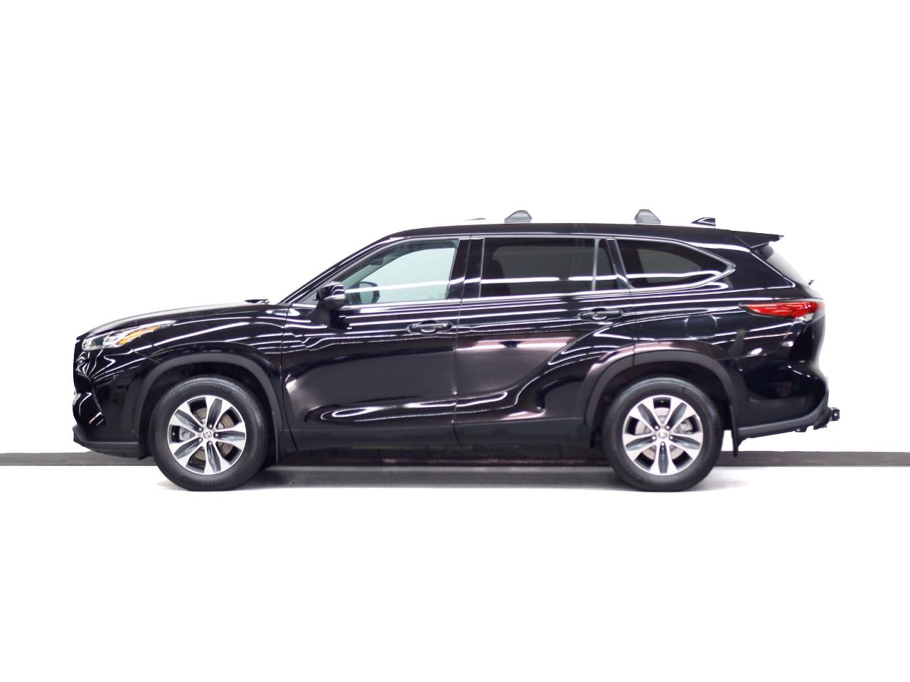 2020 Toyota Highlander XLE AWD | Sunroof | Leather | BSM | ACC | CarPlay Photo4