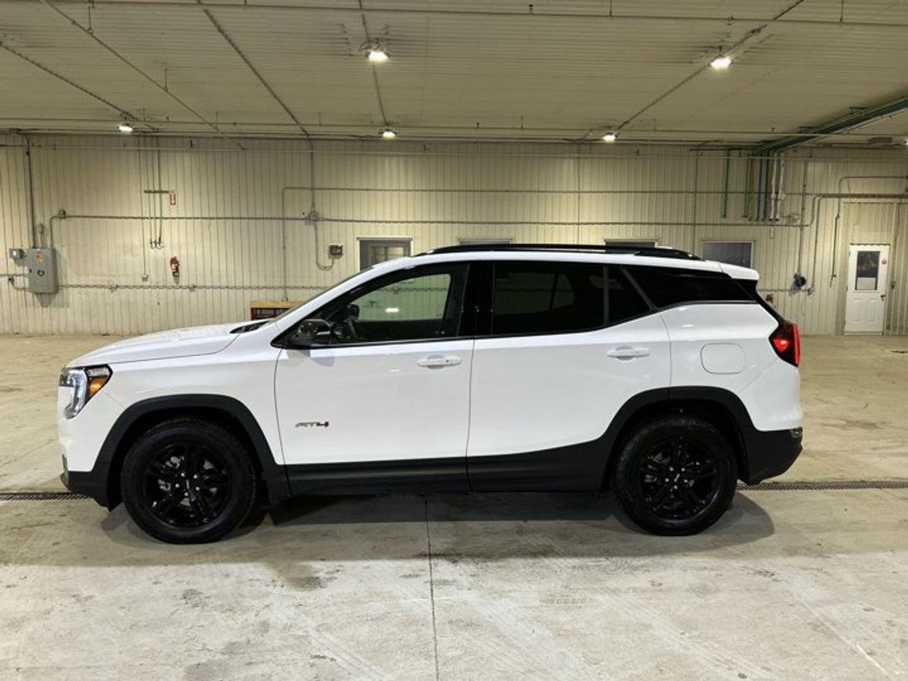 2024 GMC Terrain AT4 AWD | Remote Start | Heated Steering Wheel | Panoramic Roof Photo