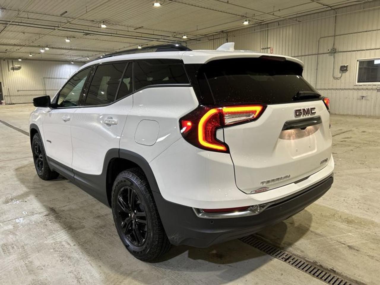 2024 GMC Terrain AT4 AWD | Remote Start | Heated Steering Wheel | Panoramic Roof Photo