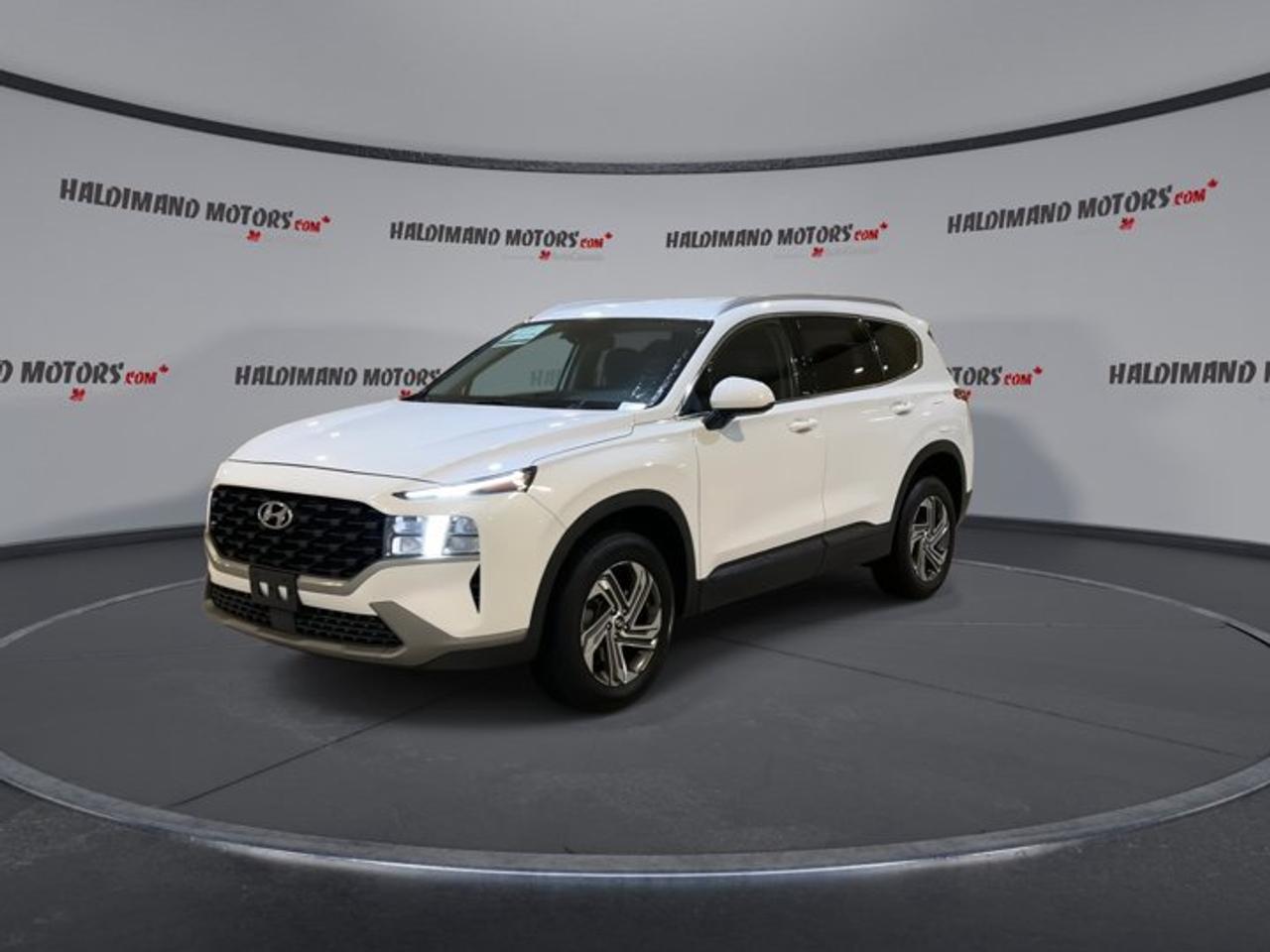 2021 Hyundai Santa Fe Essential AWD Photo4