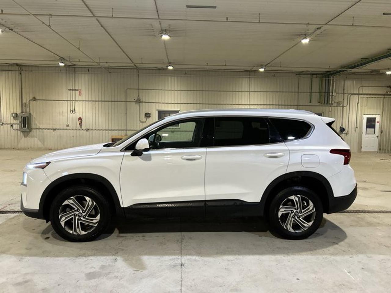 2021 Hyundai Santa Fe Essential AWD Photo