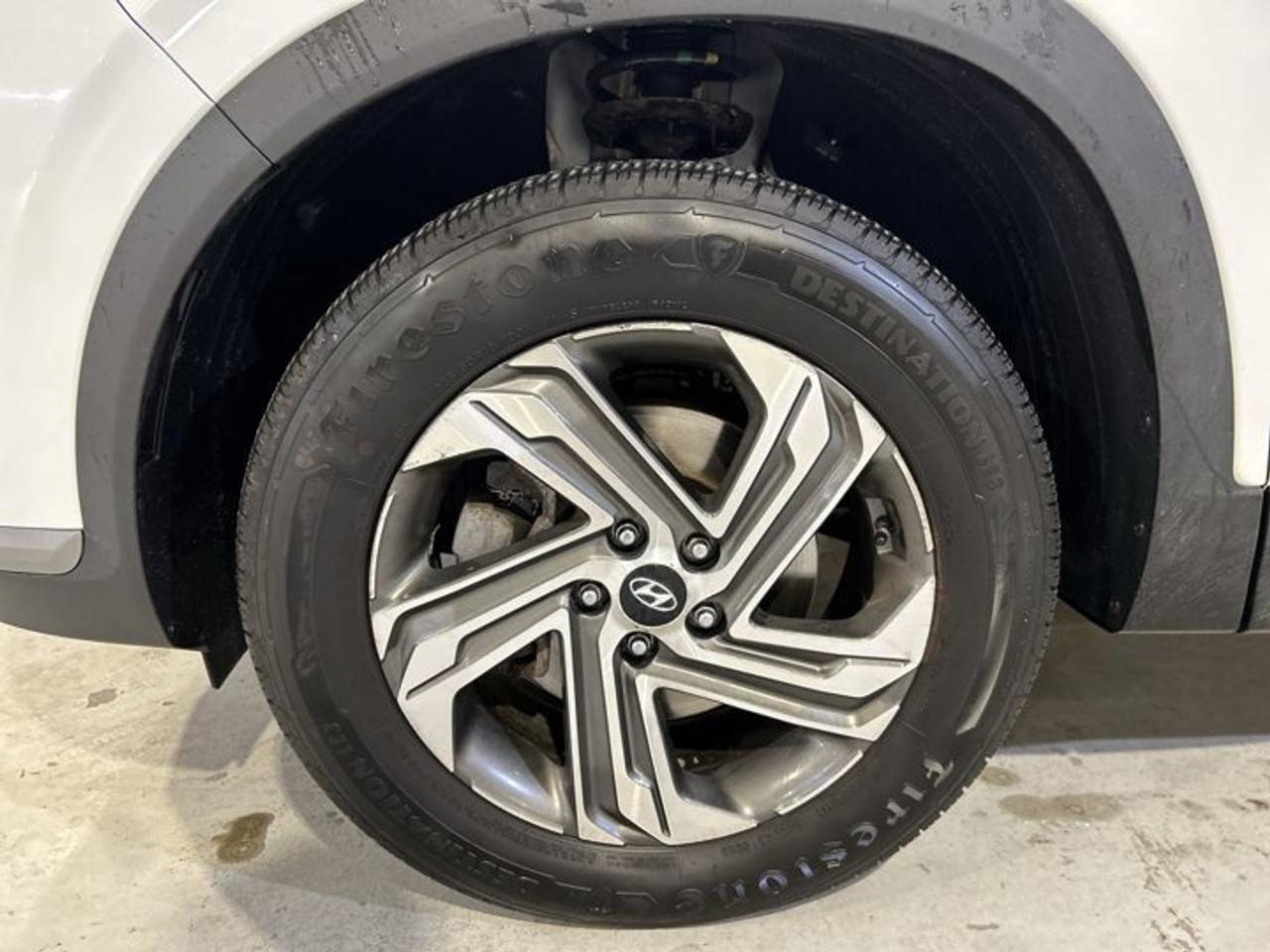 2021 Hyundai Santa Fe Essential AWD Photo