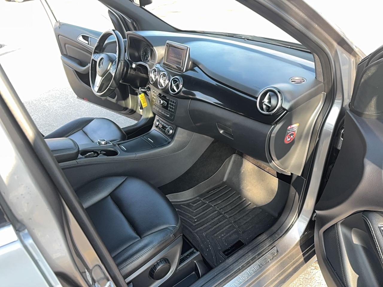 2014 Mercedes-Benz B-Class B 250 Sports Tourer Photo