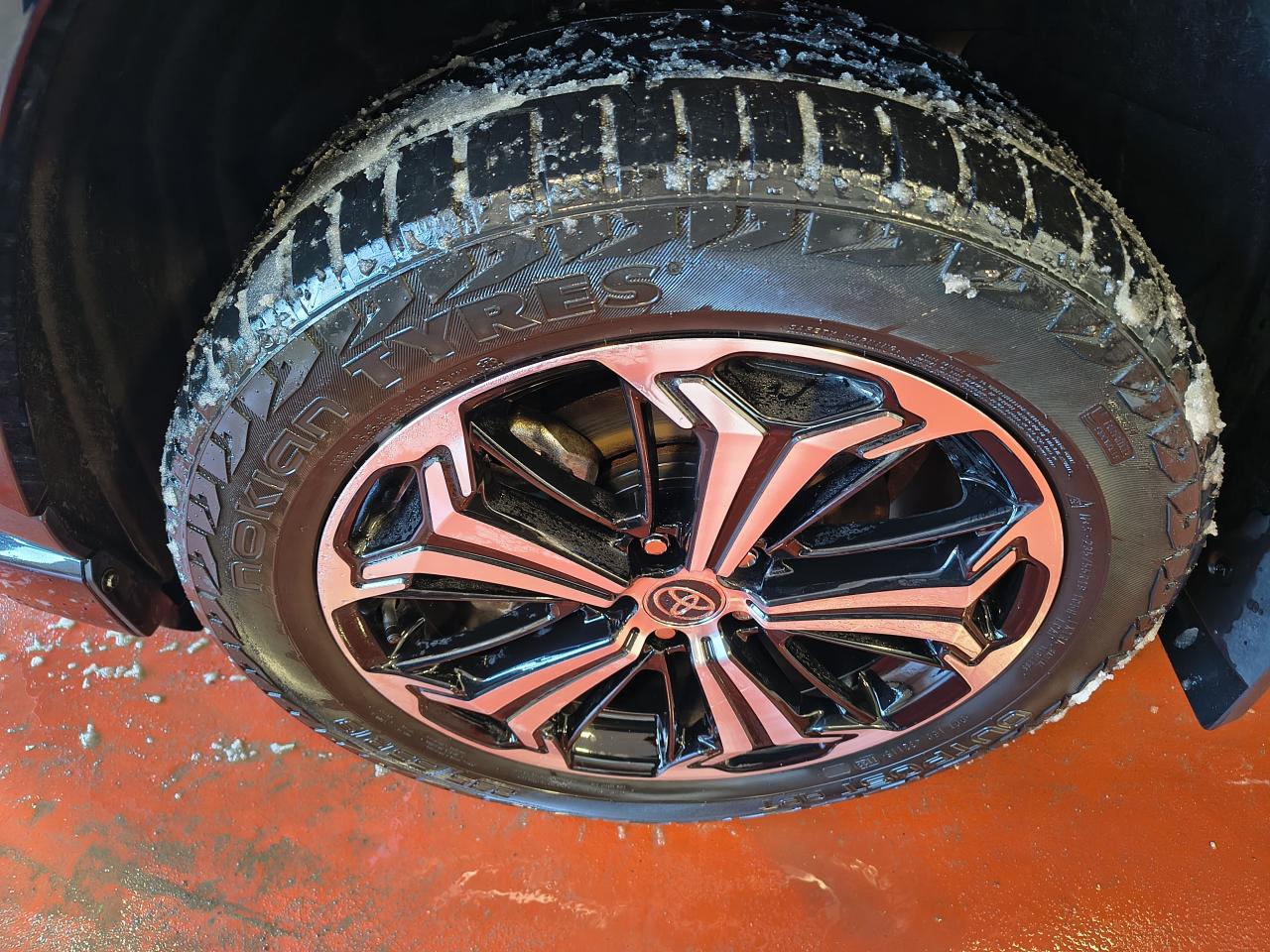 2023 Toyota RAV4 Plug-In Hybrid XSE Photo