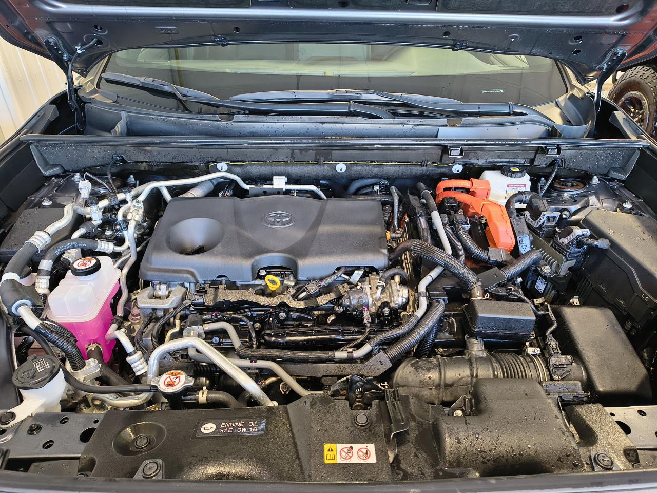 2023 Toyota RAV4 Plug-In Hybrid XSE Photo0