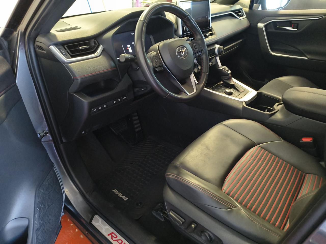 2023 Toyota RAV4 Plug-In Hybrid XSE Photo