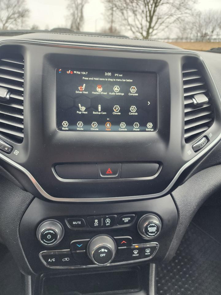 2020 Jeep Cherokee Sport l Clean Carfax l One Owner l AWD Photo