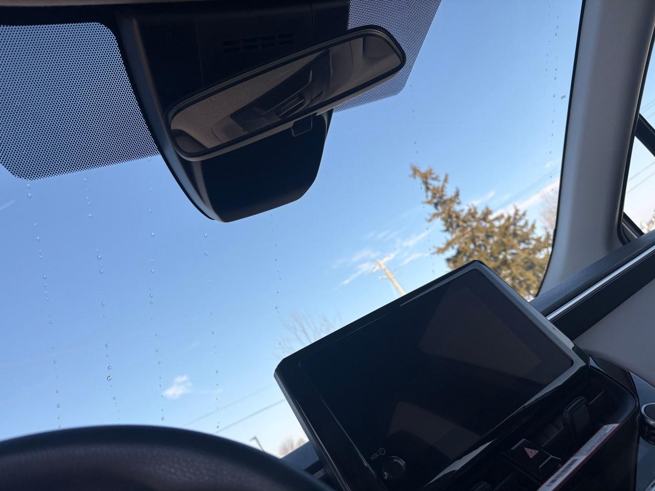 2026 Toyota Corolla Cross L Photo