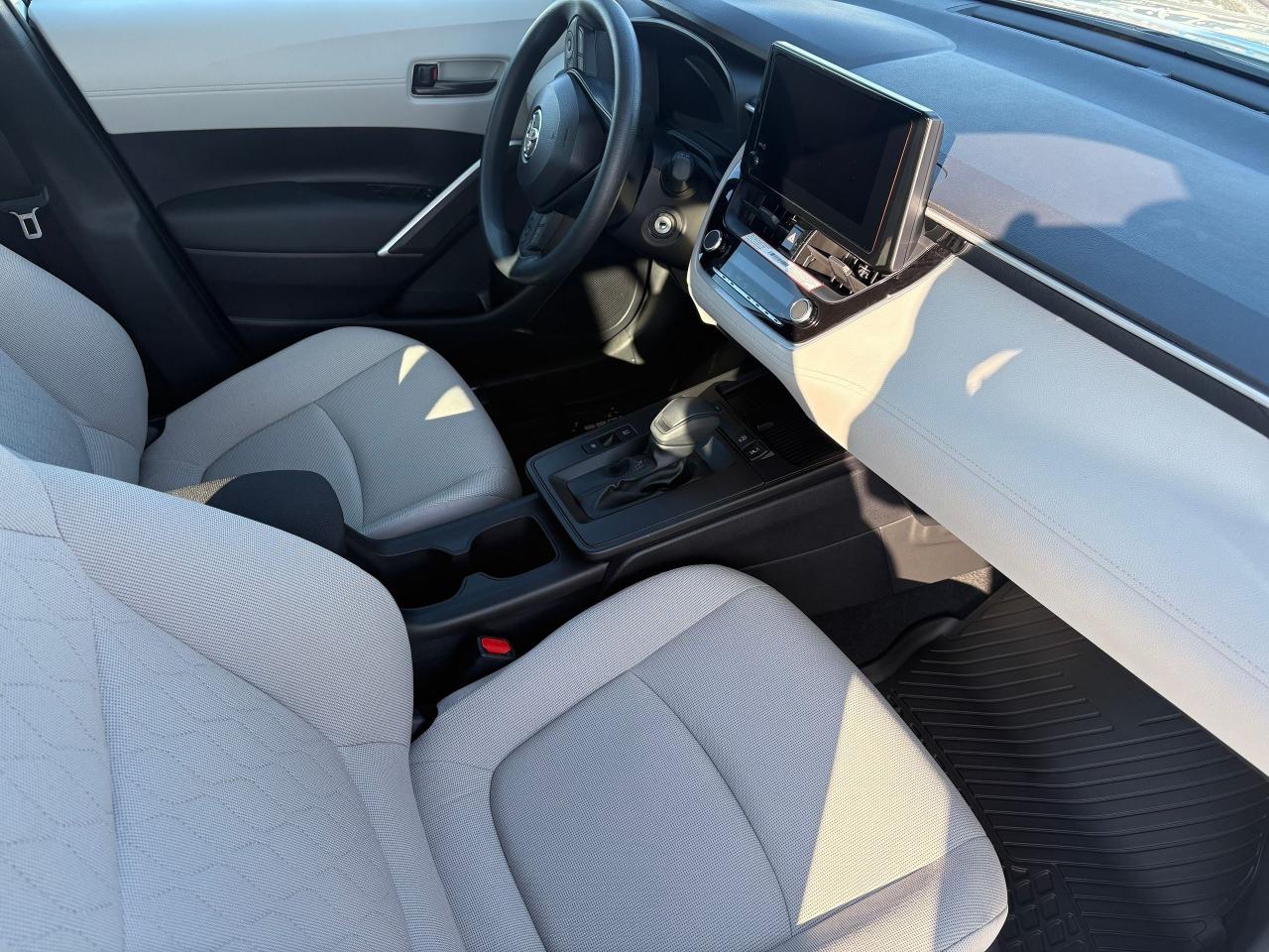 2026 Toyota Corolla Cross L Photo