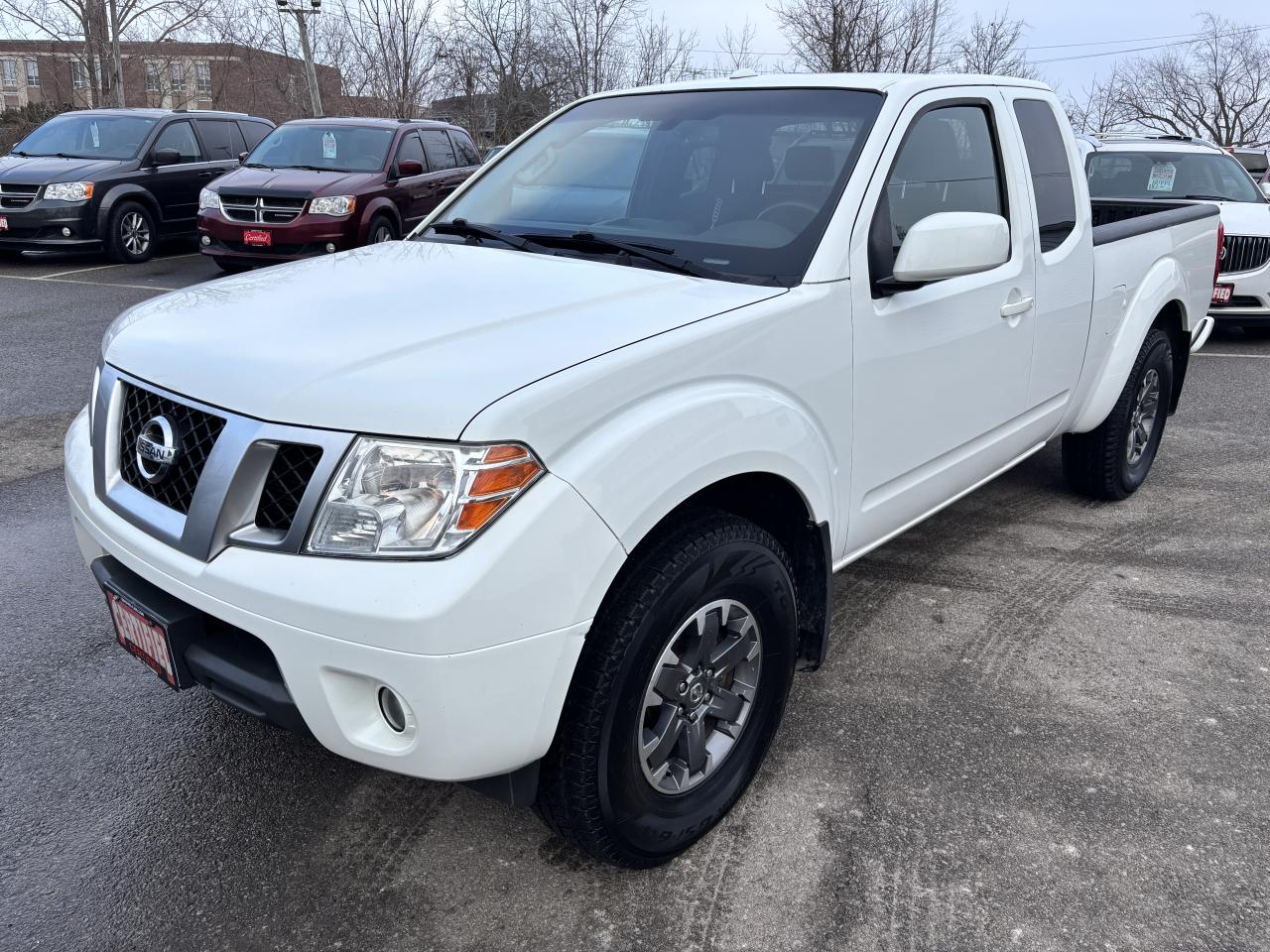 2016 Nissan Frontier PRO-4X ** 4X4, NAV, HTD SEATS, BACK CAM ** Photo2