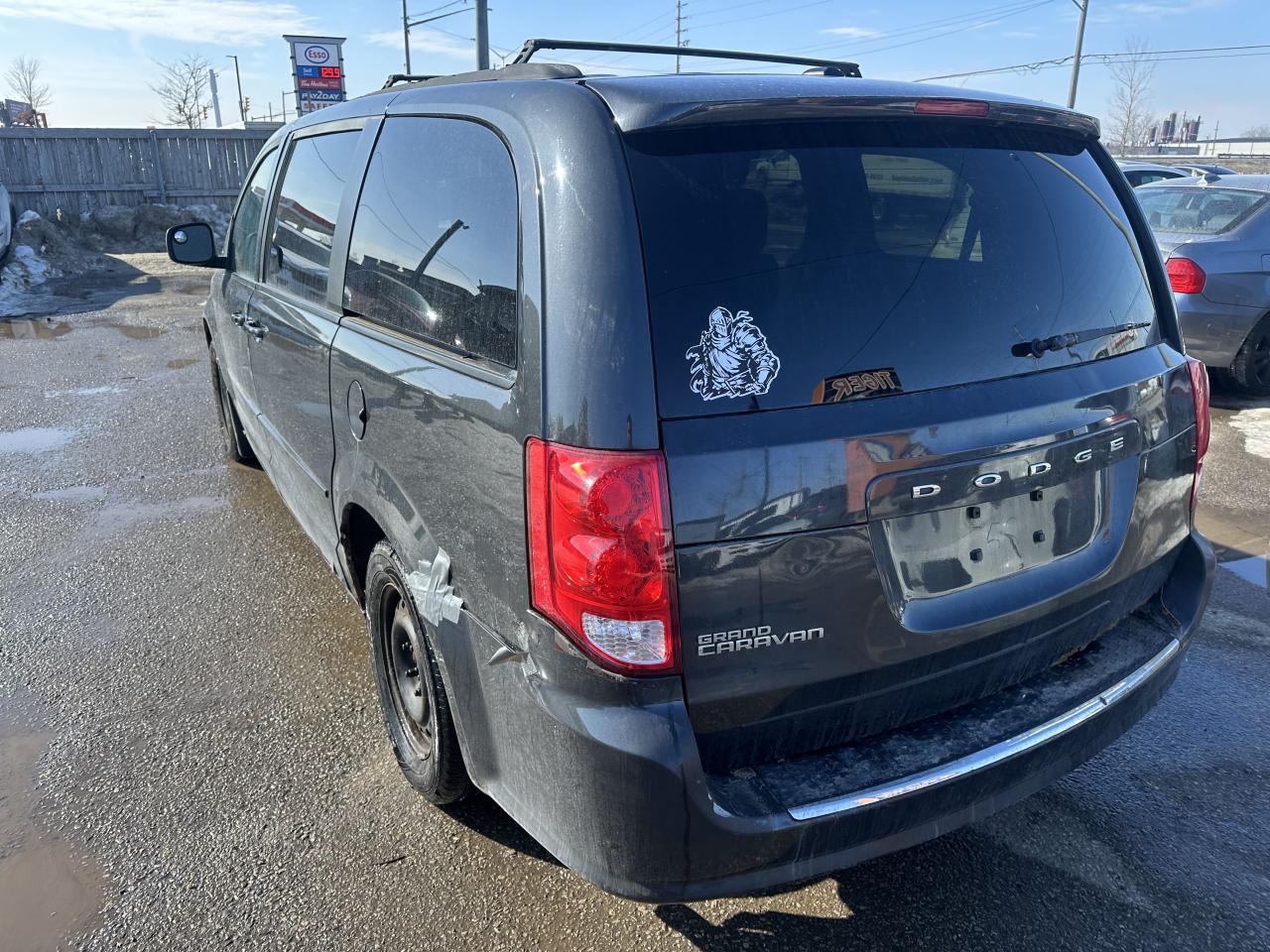 2012 Dodge Grand Caravan SXT, 7 PASSENGER, NEEDS FUEL PUMP, AS IS SPECIAL Photo