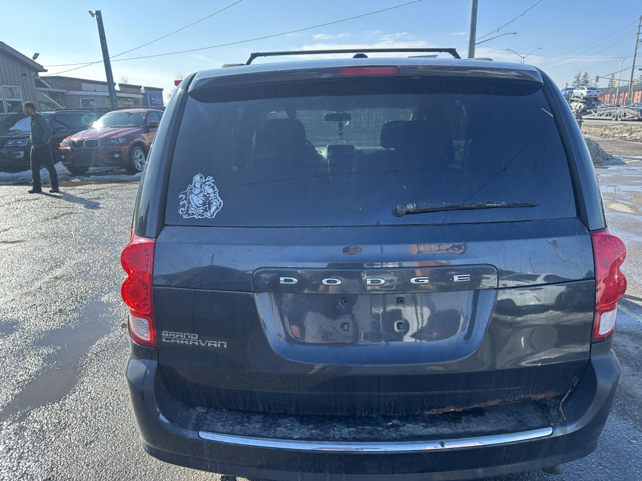 2012 Dodge Grand Caravan SXT, 7 PASSENGER, NEEDS FUEL PUMP, AS IS SPECIAL Photo3