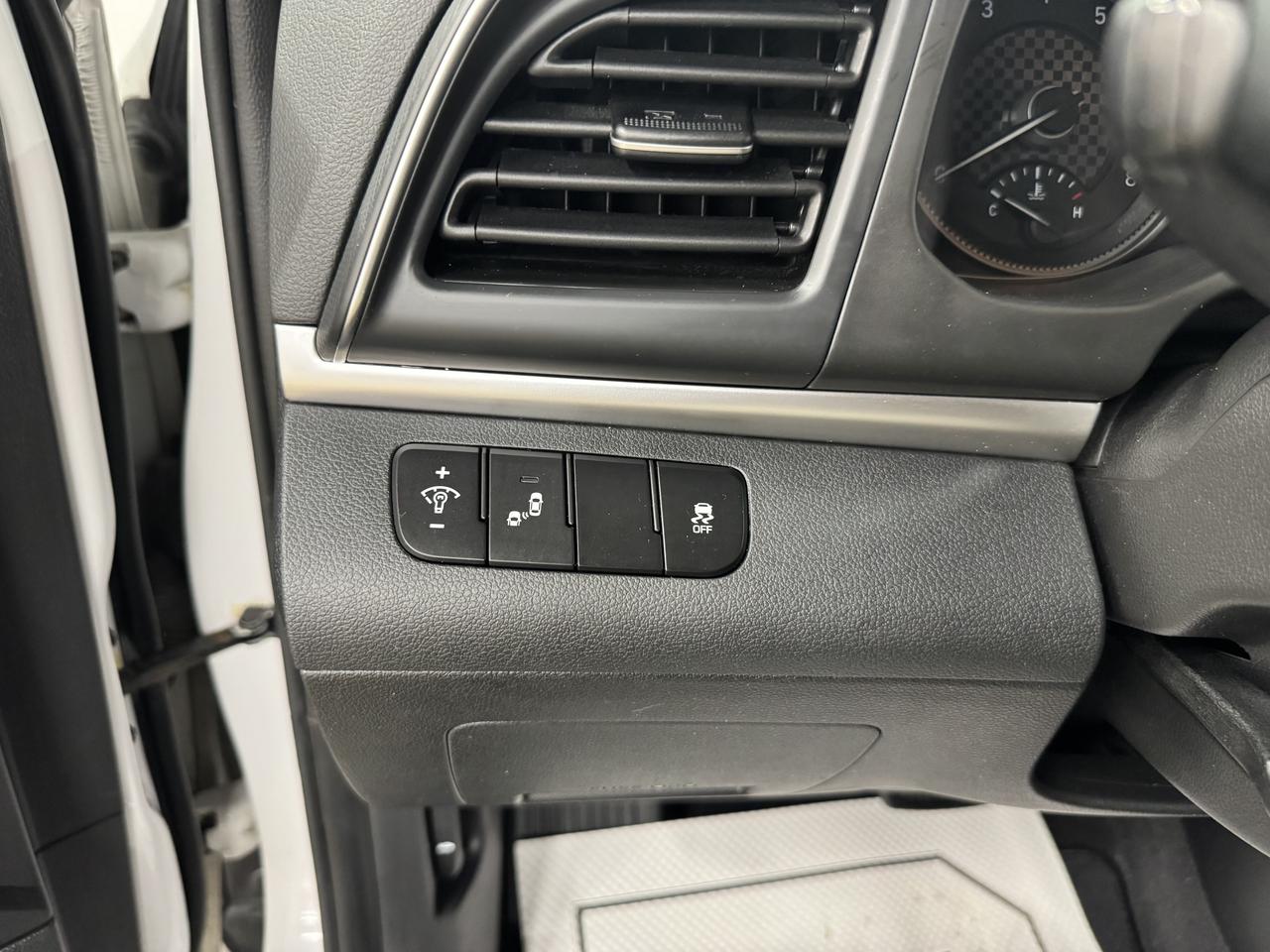 2019 Hyundai Elantra PREFERRED AUTO | LOW KMS | CARPLAY/ANDROID AUTO Photo12