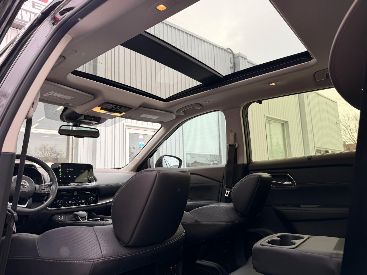 2023 Nissan Rogue AWD Platinum+ONE OWNER+CLEAN CARFAX Photo2