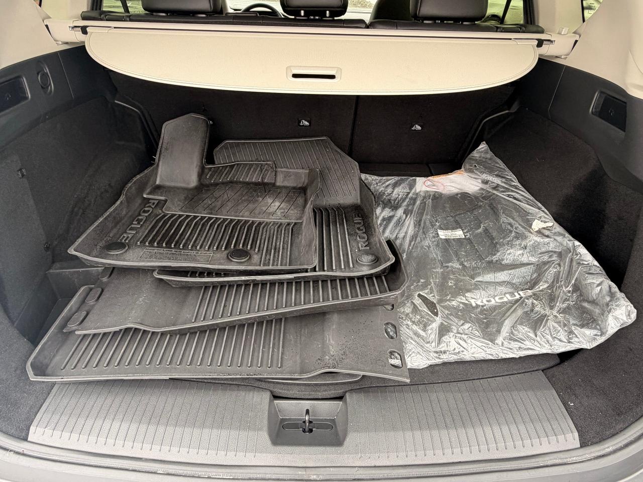 2023 Nissan Rogue AWD Platinum+ONE OWNER+CLEAN CARFAX Photo