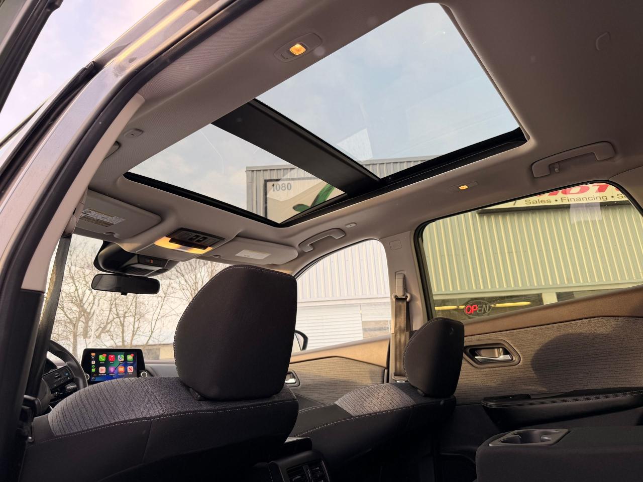 2023 Nissan Rogue SV Moonroof+ONE OWNER+CLEAN CARFAX Photo2