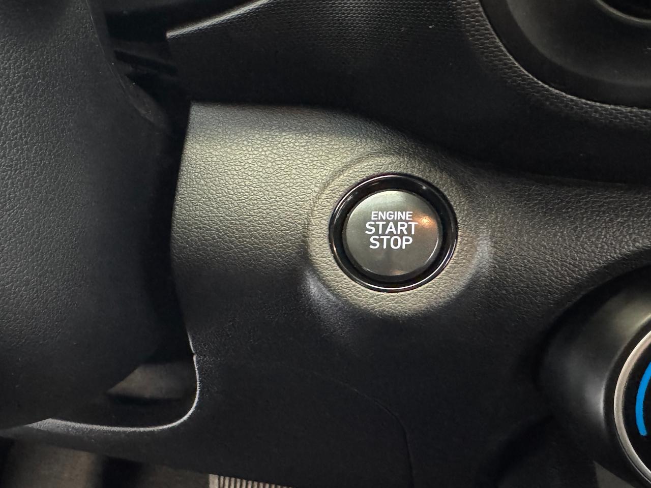 2023 Hyundai Venue Preferred+Blind Spot+CLEAN CARFAX Photo