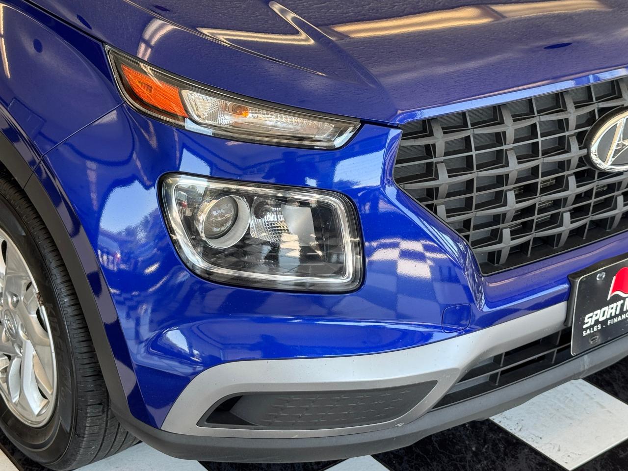 2023 Hyundai Venue Preferred+Blind Spot+CLEAN CARFAX Photo