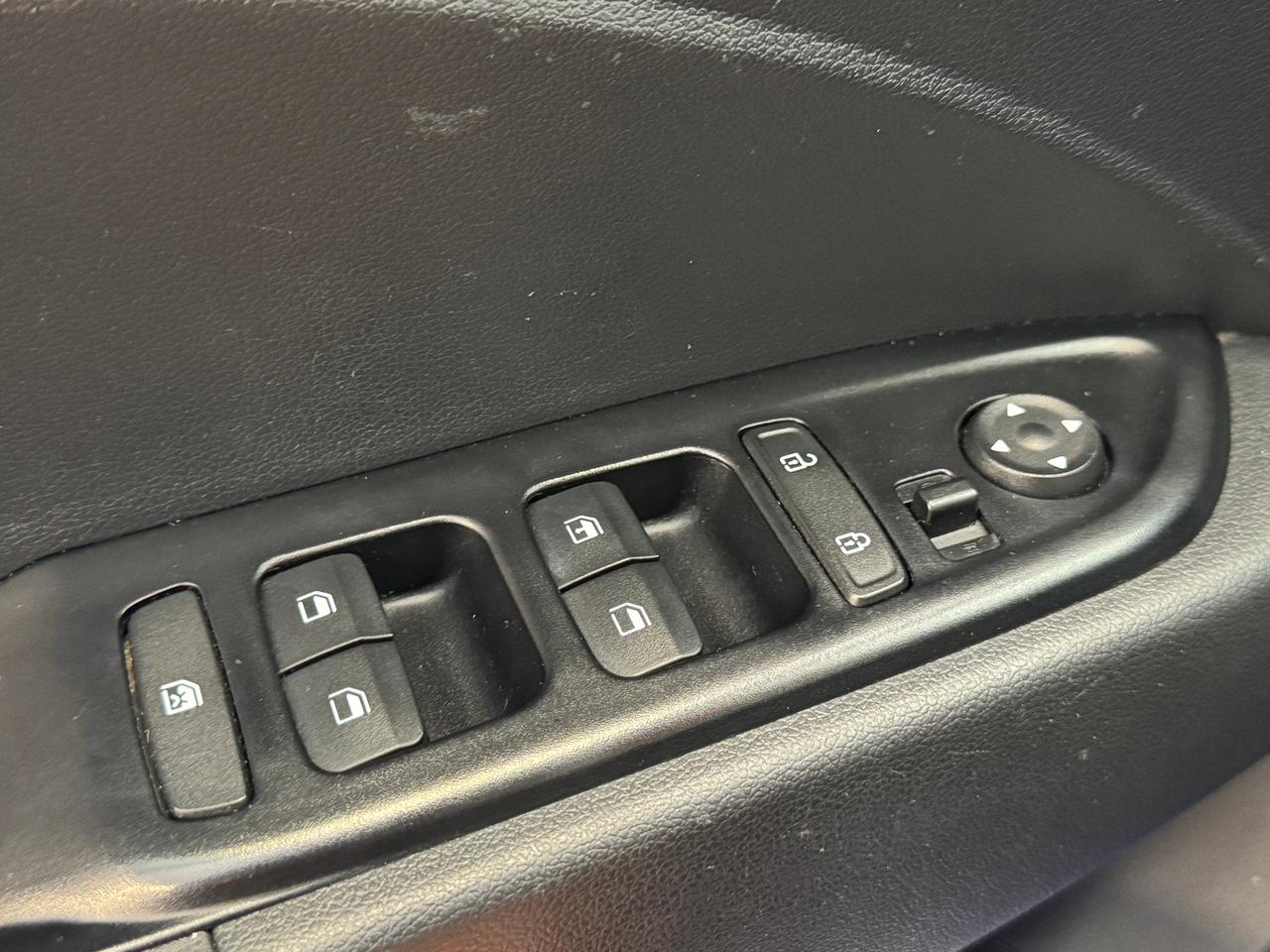 2023 Hyundai Venue Preferred+Blind Spot+CLEAN CARFAX Photo