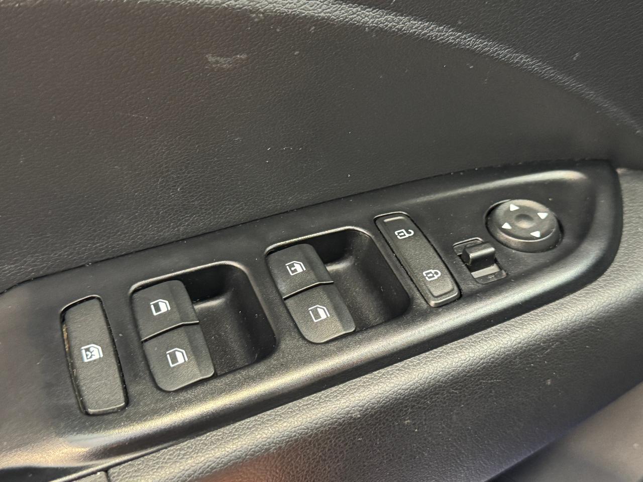 2023 Hyundai Venue Preferred+Blind Spot+CLEAN CARFAX Photo