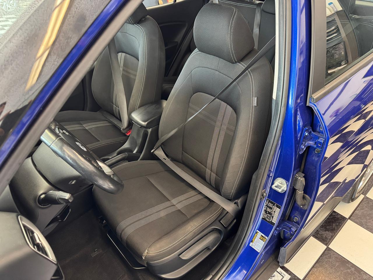 2023 Hyundai Venue Preferred+Blind Spot+CLEAN CARFAX Photo