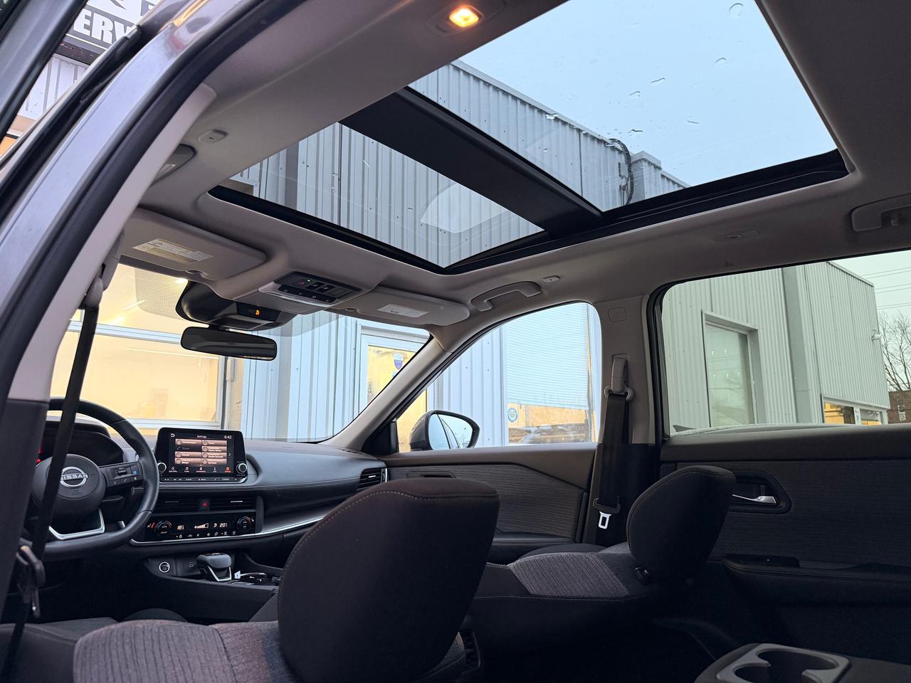 2023 Nissan Rogue SV Moonroof AWD+Previous Lease+CLEAN CARFAX Photo2