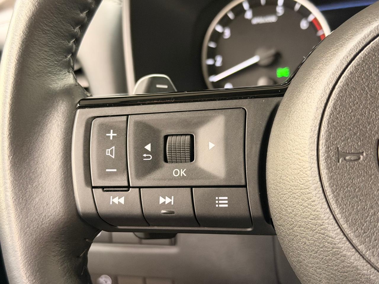 2023 Nissan Rogue SV Moonroof AWD+Previous Lease+CLEAN CARFAX Photo