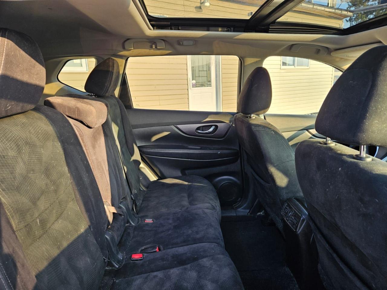 2016 Nissan Rogue AWD 4dr SV Photo