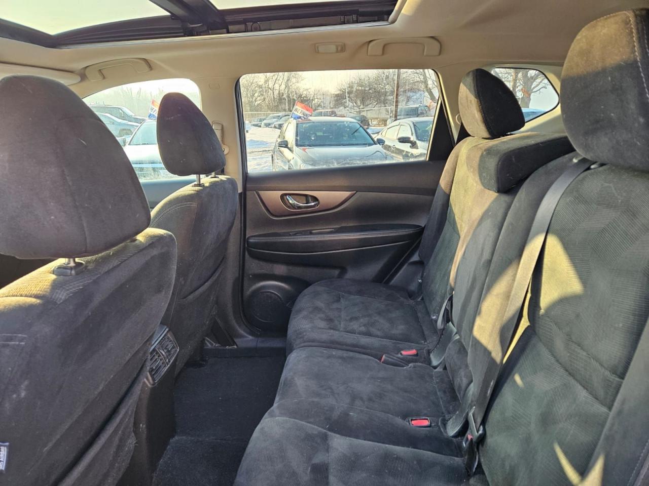 2016 Nissan Rogue AWD 4dr SV Photo