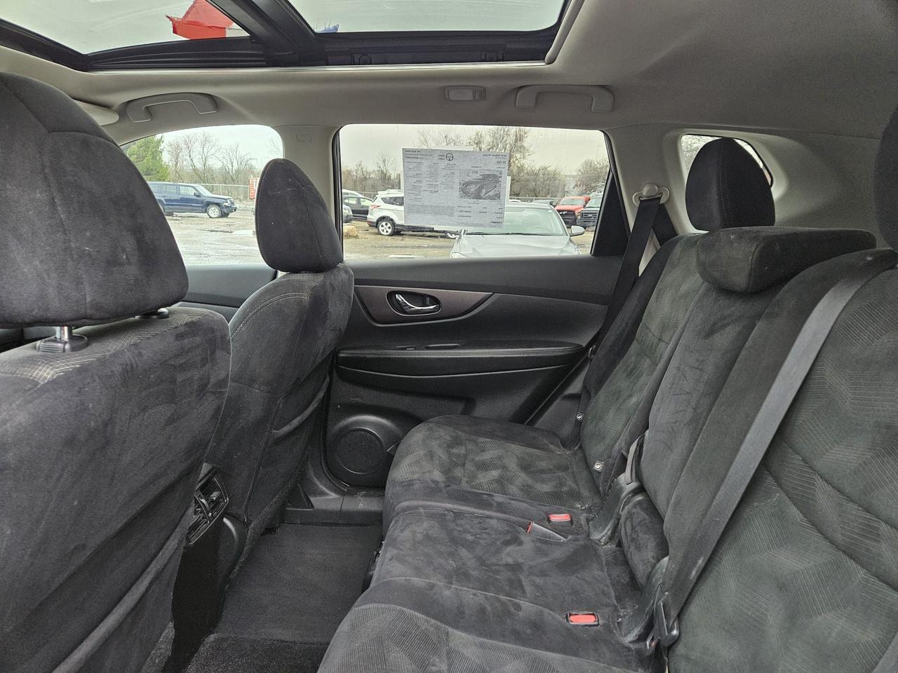 2016 Nissan Rogue AWD 4dr SV Photo