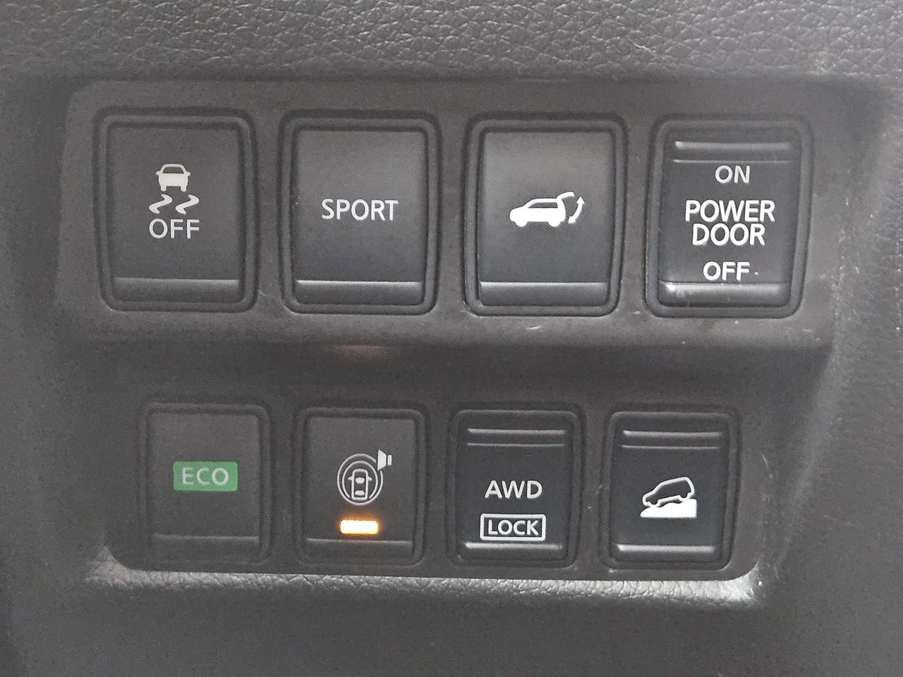 2016 Nissan Rogue AWD 4dr SV Photo