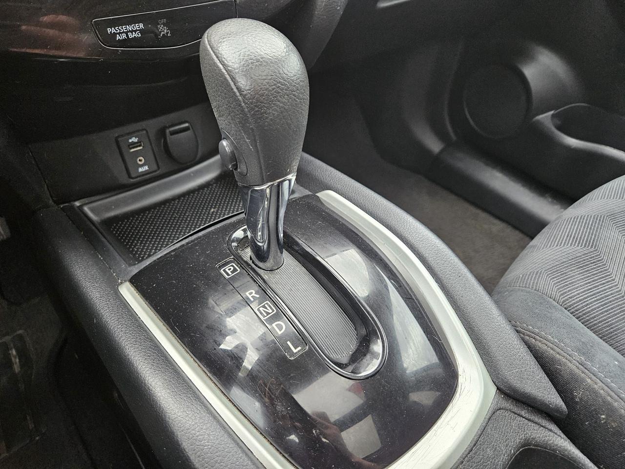 2016 Nissan Rogue AWD 4dr SV Photo