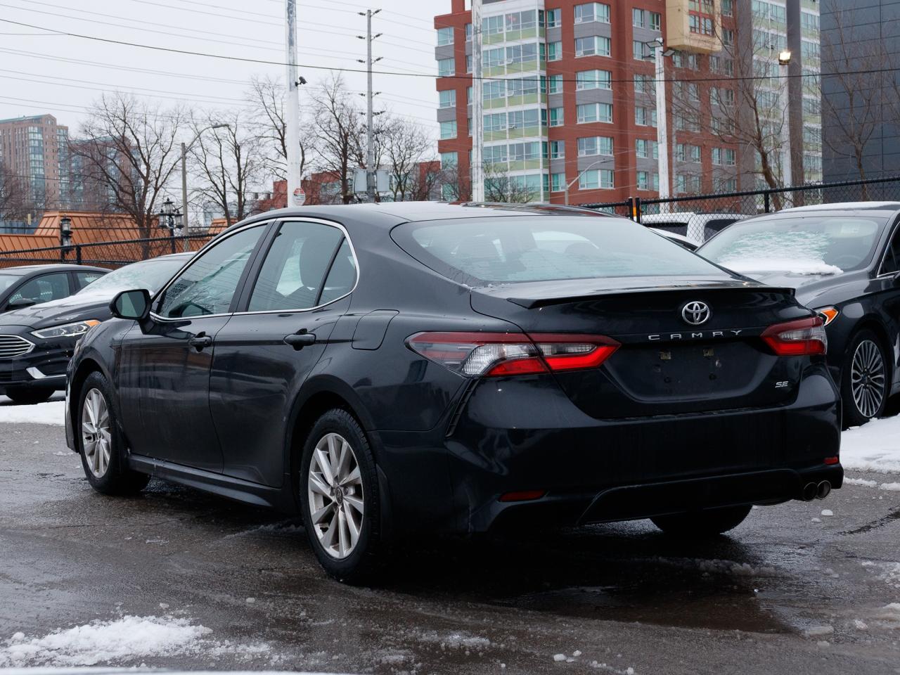 2024 Toyota Camry SE| CLEAN CARFAX | NO ACCIDENTS| Photo4