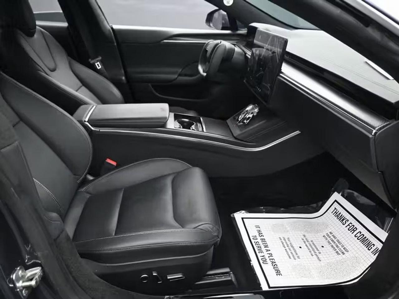 2022 Tesla Model S Plaid Photo