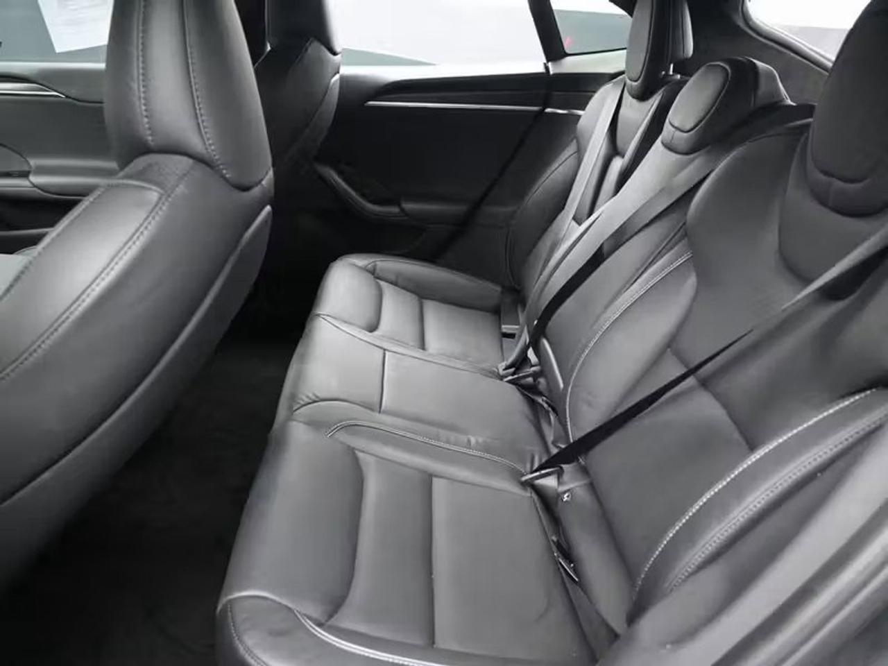 2022 Tesla Model S Plaid Photo