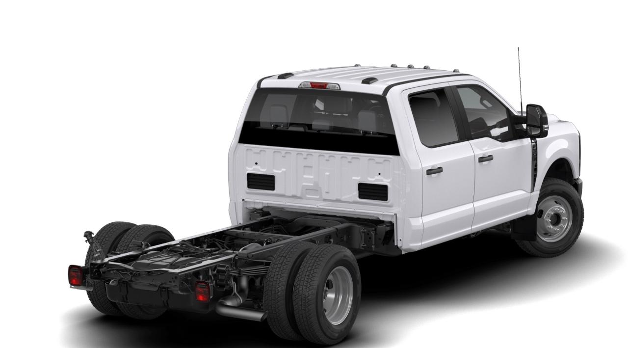2026 Ford F-350 4X4 CREW CHAS CAB DR Photo2