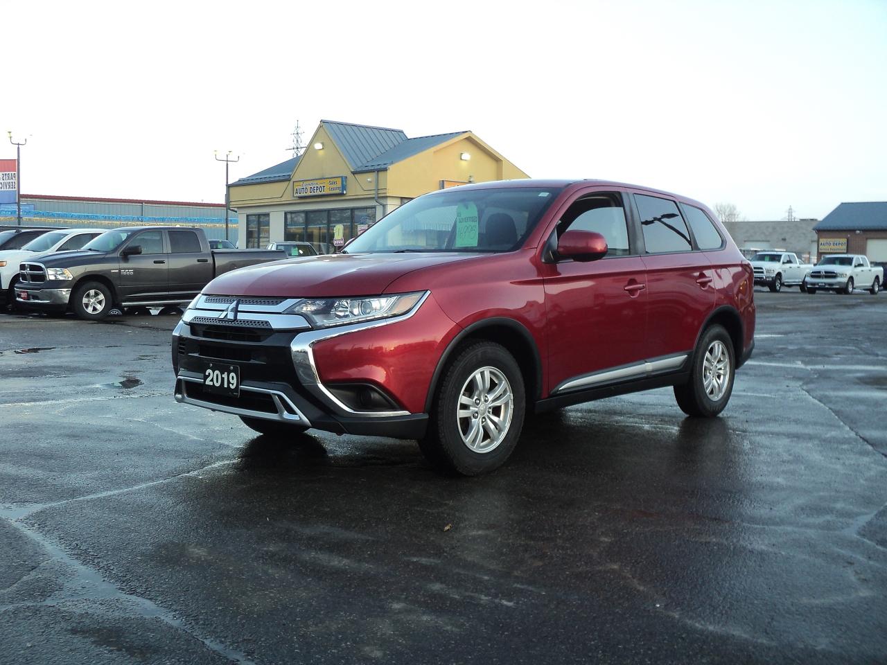 2019 Mitsubishi Outlander ES AWC 2.4L4cylGas HeatedSeats BackUpCam Photo