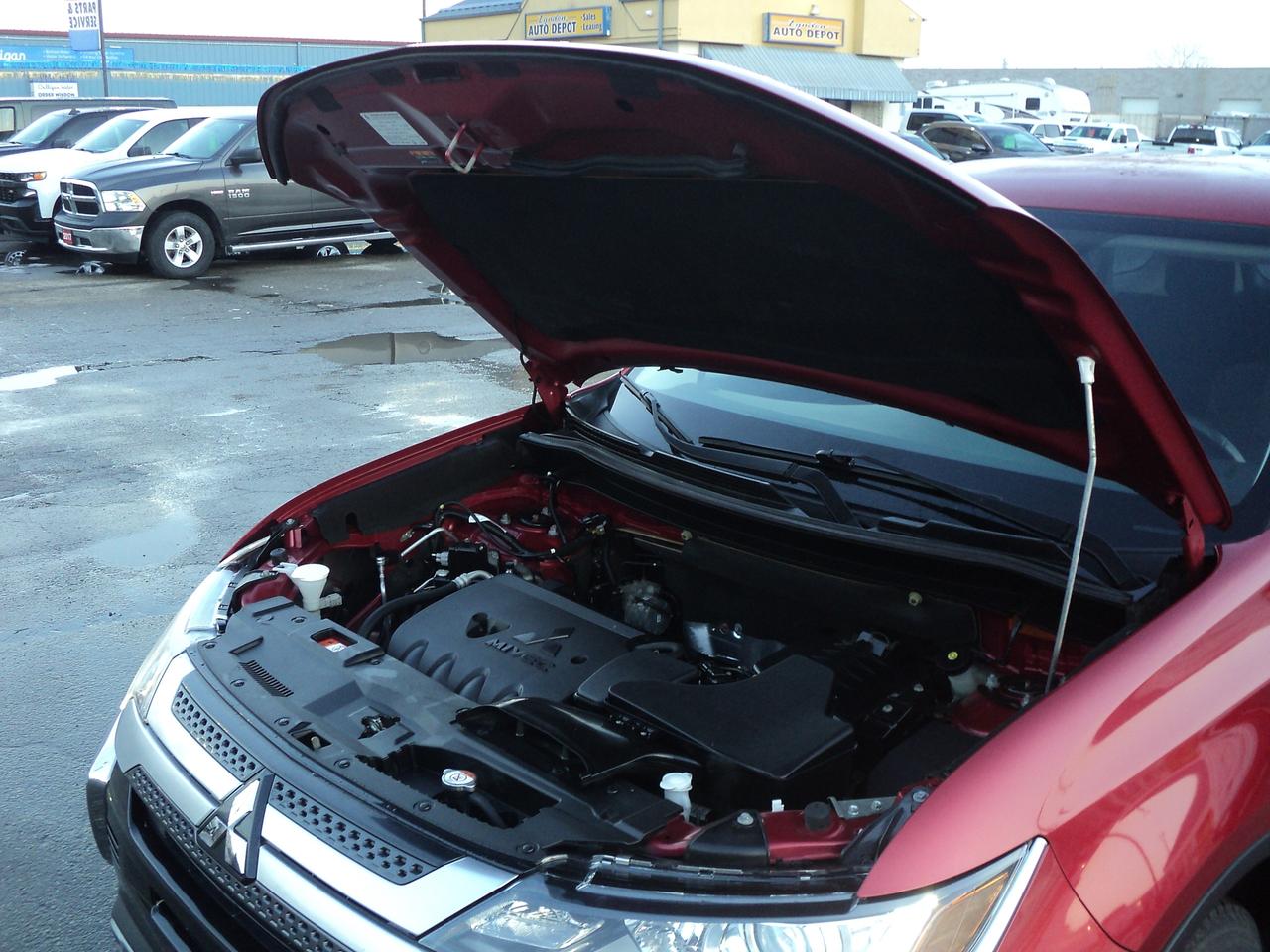 2019 Mitsubishi Outlander ES AWC 2.4L4cylGas HeatedSeats BackUpCam Photo