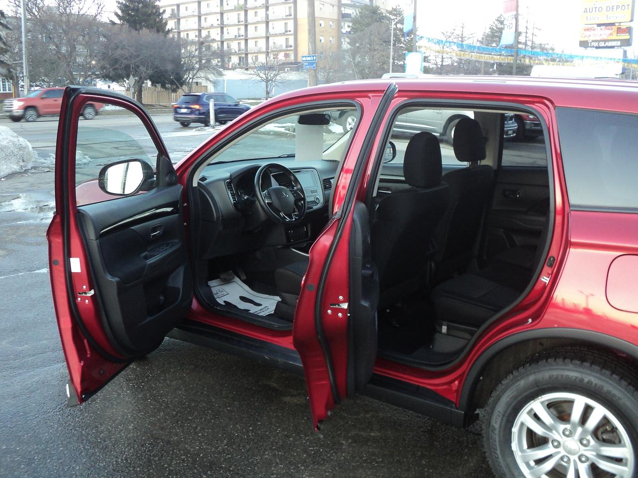 2019 Mitsubishi Outlander ES AWC 2.4L4cylGas HeatedSeats BackUpCam Photo