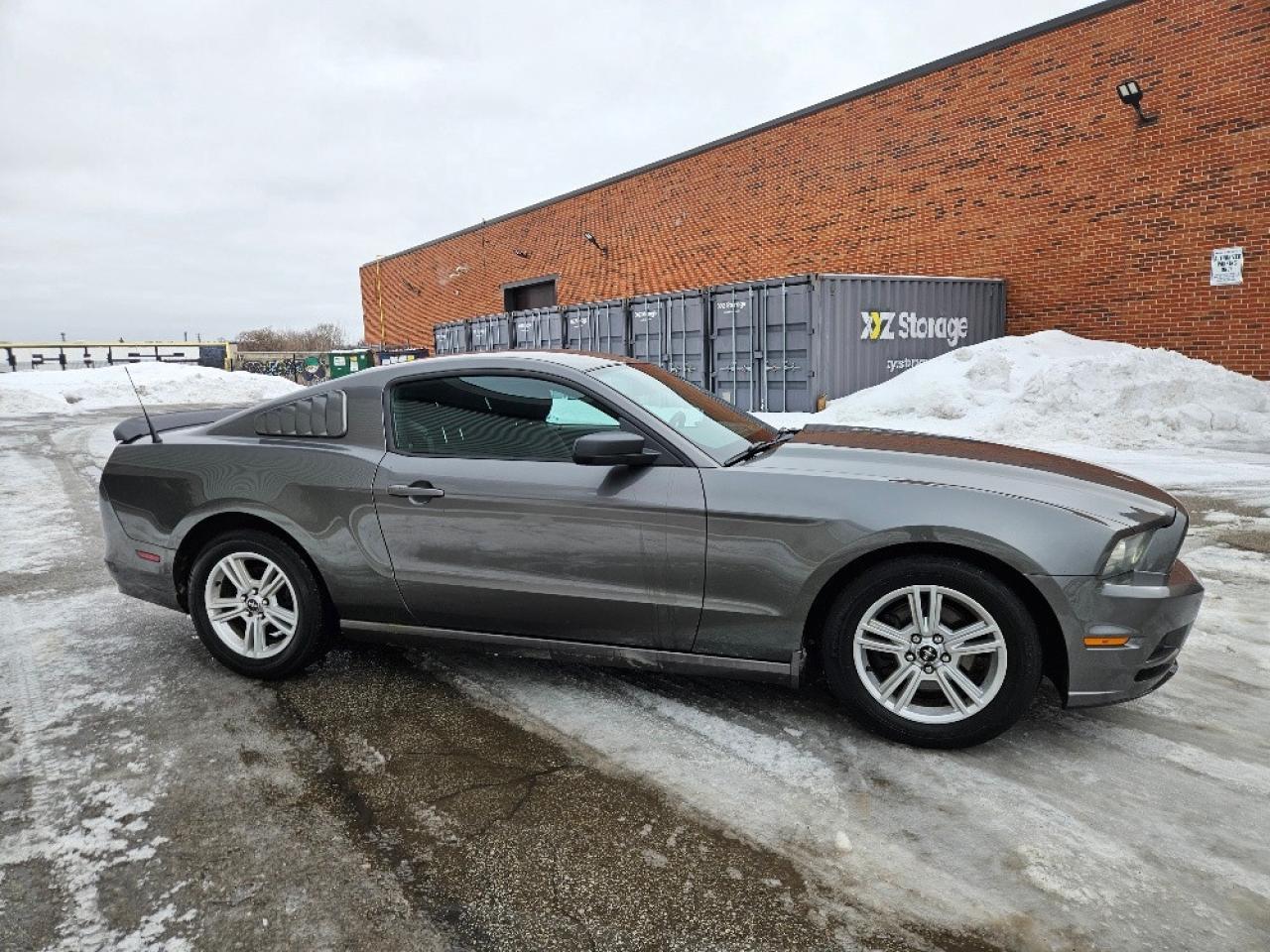 2013 Ford Mustang COUPE V6 **AUTOMATIC-ONLY 86,000KM-CERTIFIED** Photo