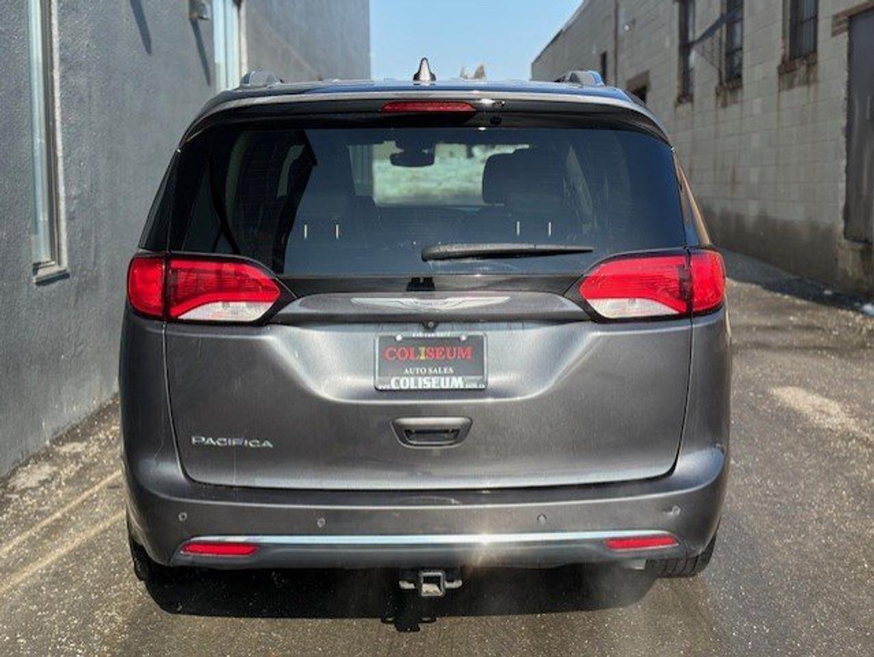 2017 Chrysler Pacifica TOURING-L PLUS **LEATHER-NAVI-BACK UP CAMERA-STOW N GO** Photo