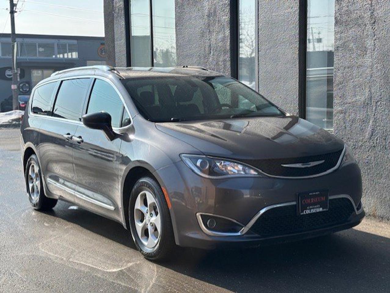 2017 Chrysler Pacifica TOURING-L PLUS **LEATHER-NAVI-BACK UP CAMERA-STOW N GO** Photo