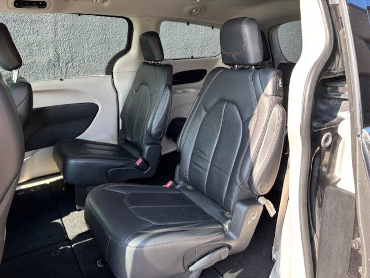 2017 Chrysler Pacifica TOURING-L PLUS **LEATHER-NAVI-BACK UP CAMERA-STOW N GO** Photo