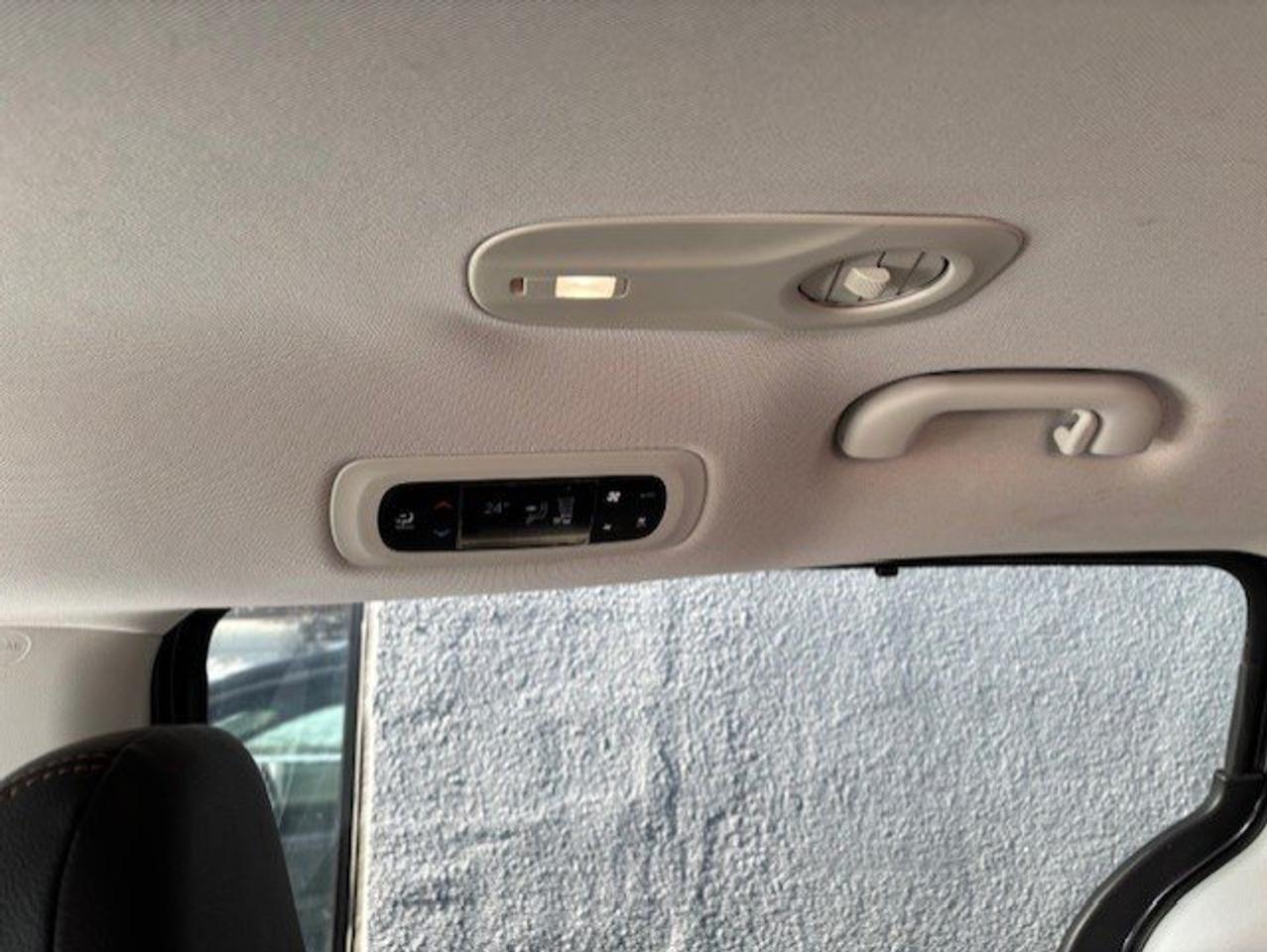 2017 Chrysler Pacifica TOURING-L PLUS **LEATHER-NAVI-BACK UP CAMERA-STOW N GO** Photo