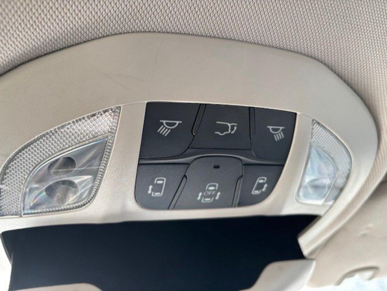 2017 Chrysler Pacifica TOURING-L PLUS **LEATHER-NAVI-BACK UP CAMERA-STOW N GO** Photo