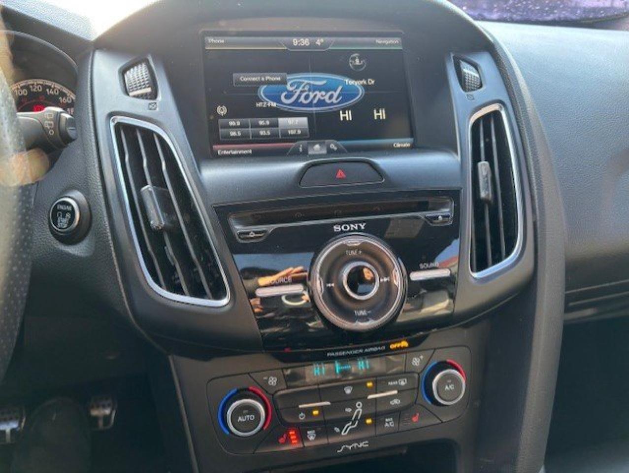 2015 Ford Focus ST **6 SPEED MANUAL-SUNROOF-NAVI-FOCUS RS WHEELS** Photo