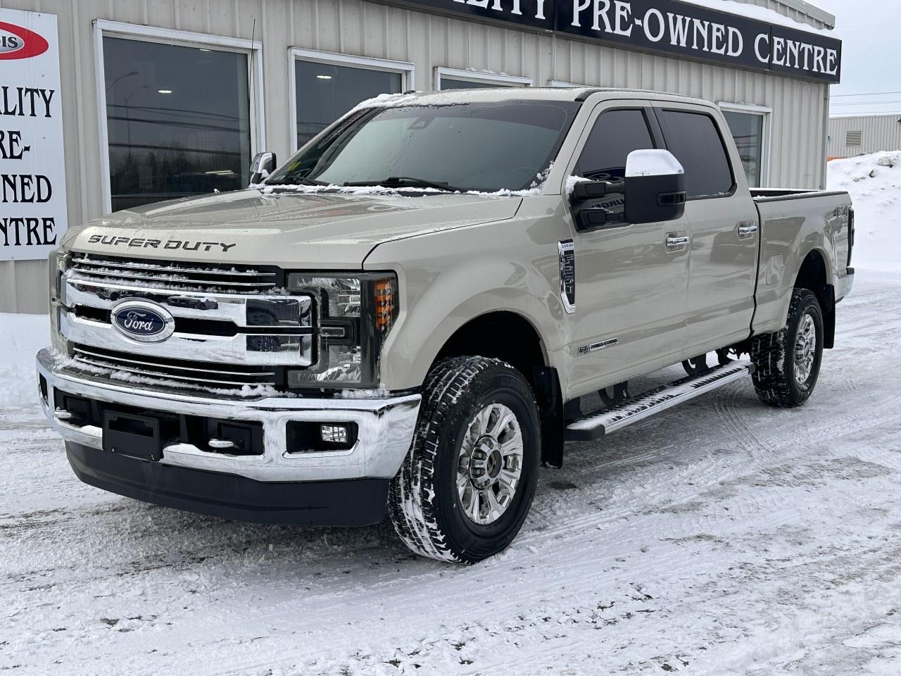 2017 Ford F-250 Super Duty SRW LARIAT 4WD CREW CAB 6.75' BOX Photo